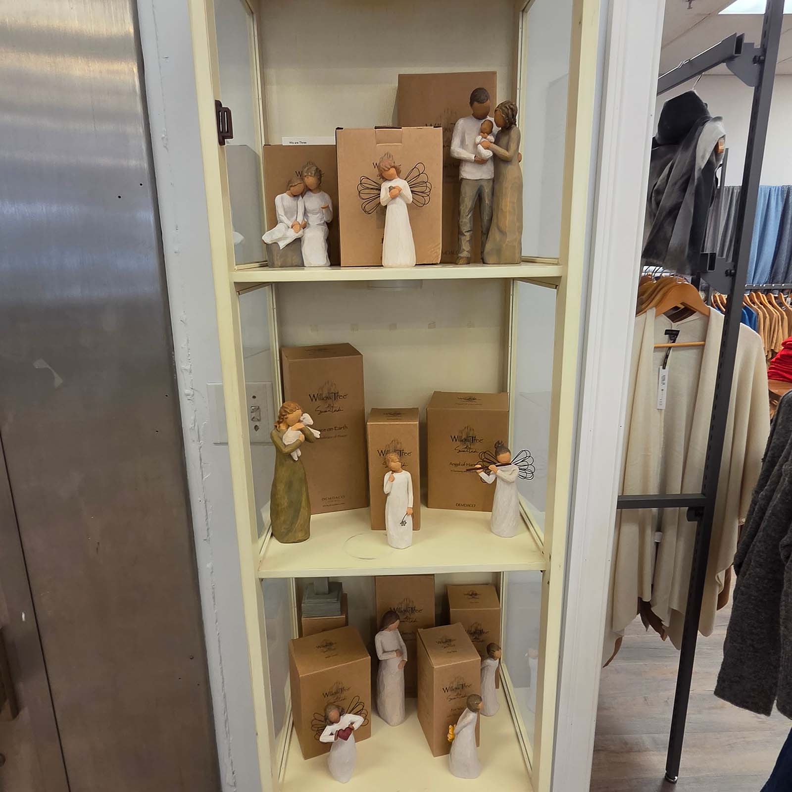 Willow-Tree-Figurines-Demdaco-Cabinet_0922-124440